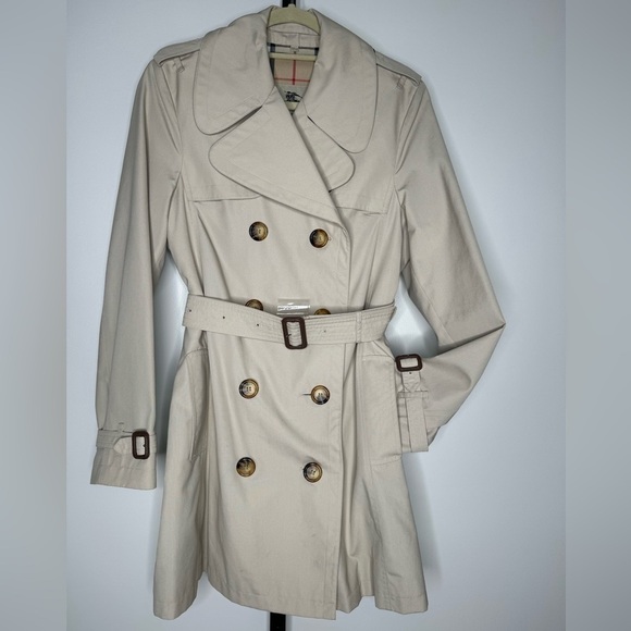 Burberry Jackets & Blazers - Burberry Women's Trench Coat - Timeless Elegance and British Heritage 🌂